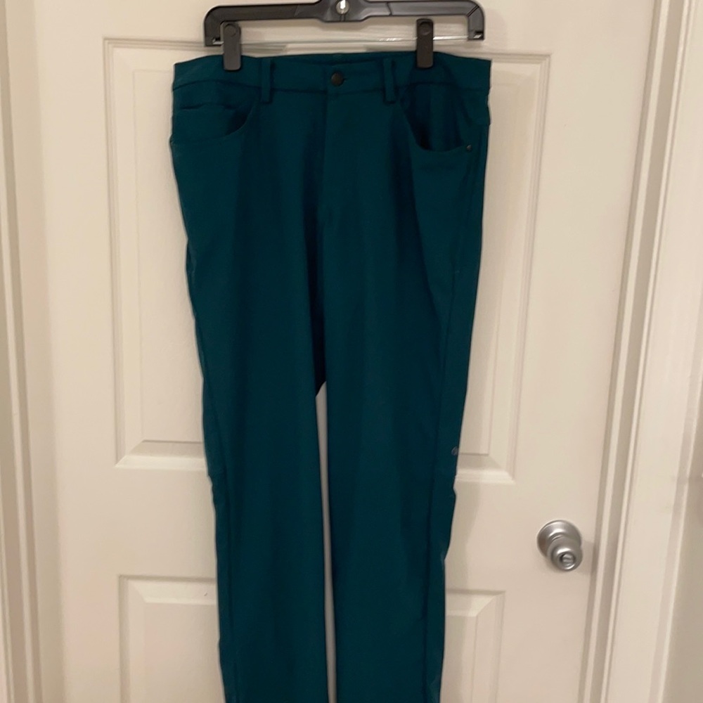 Men’s Lululemon ABC pants size 32